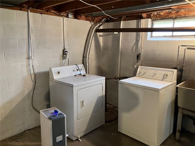 11 Deer Run, Henrietta, NY 14623