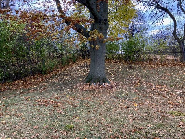 11 Deer Run, Henrietta, NY 14623