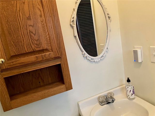 11 Deer Run, Henrietta, NY 14623