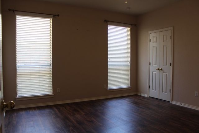 1230 Woodland Park Drive, Hurst, TX 76053