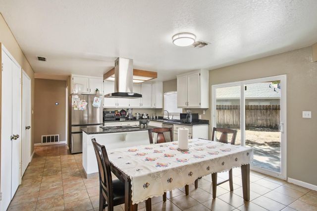 1357 Mark Ct, Turlock, CA 95380