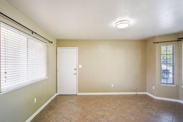 1357 Mark Ct, Turlock, CA 95380