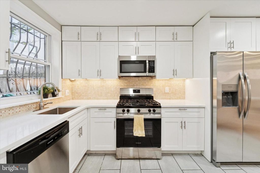 1423 S HICKS ST, Philadelphia, PA 19146