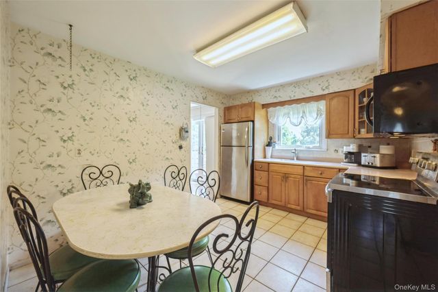 35 Sherman Street, Huntington, NY 11743