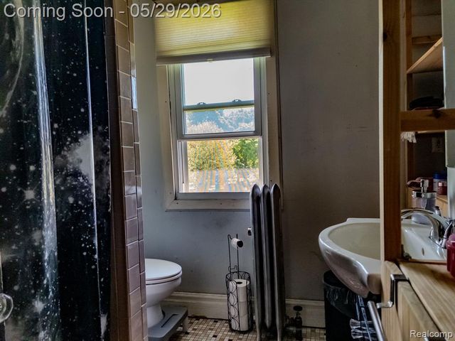 3010 Fischer Street, Detroit, MI 48214