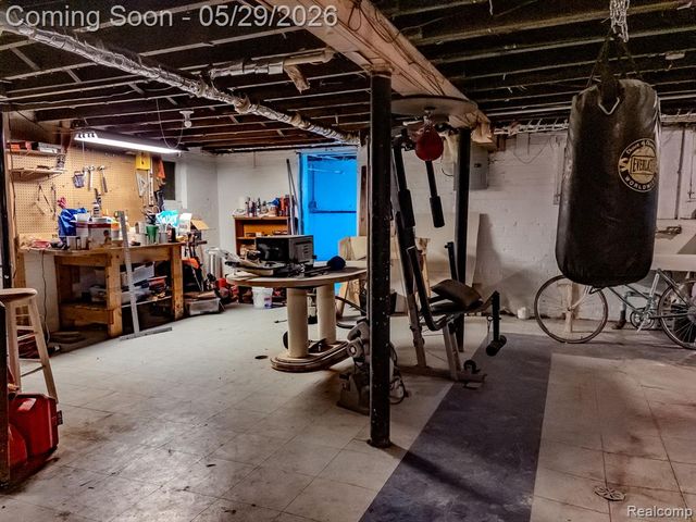 3010 Fischer Street, Detroit, MI 48214