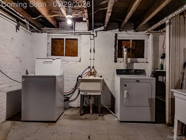 3010 Fischer Street, Detroit, MI 48214