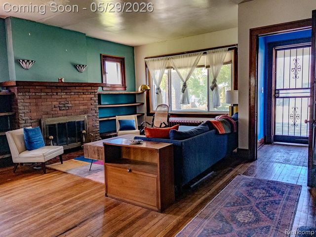 3010 Fischer Street, Detroit, MI 48214
