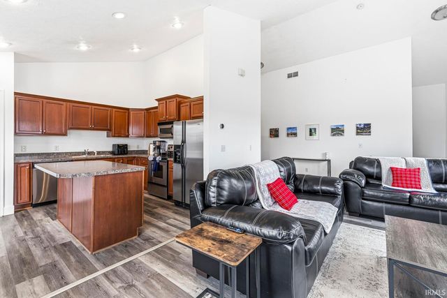 437 Abbey Street, South Bend, IN 46637