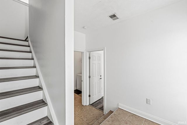 437 Abbey Street, South Bend, IN 46637