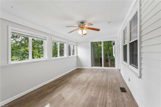 975 Lacon DR, Newport News, VA 23608