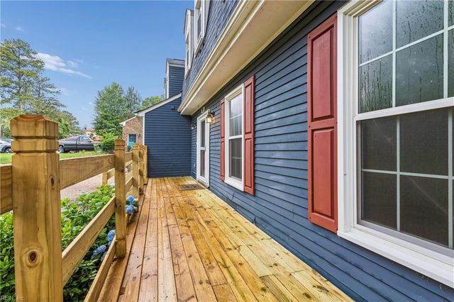 975 Lacon DR, Newport News, VA 23608