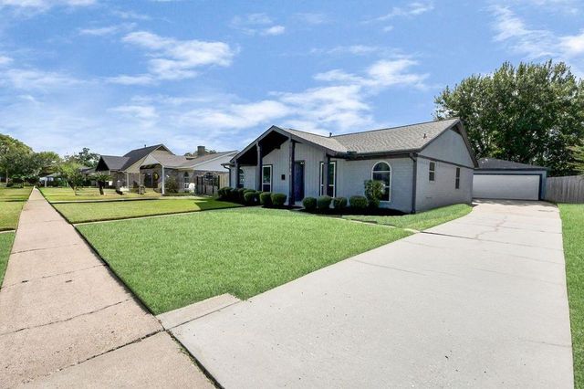 10130 Sagerock Drive, Houston, TX 77089