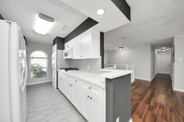 10130 Sagerock Drive, Houston, TX 77089