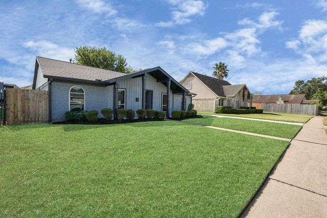 10130 Sagerock Drive, Houston, TX 77089