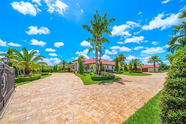 17490 SW 70th Pl, Southwest Ranches, FL 33331