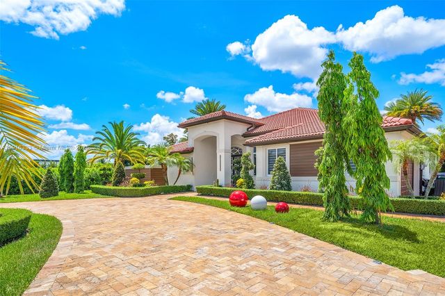 17490 SW 70th Pl, Southwest Ranches, FL 33331