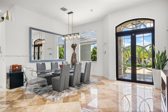 17490 SW 70th Pl, Southwest Ranches, FL 33331