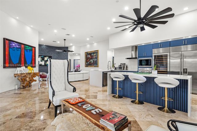 17490 SW 70th Pl, Southwest Ranches, FL 33331