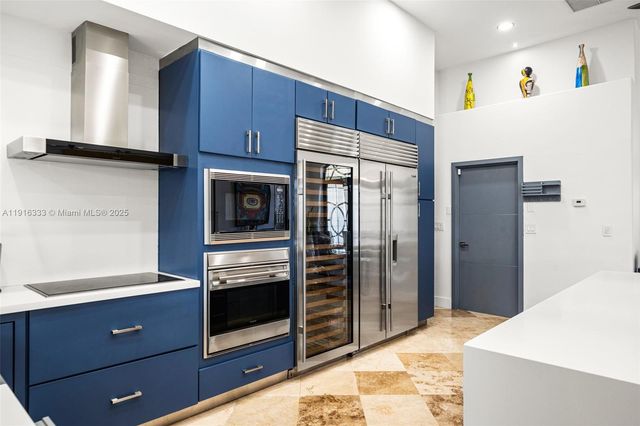 17490 SW 70th Pl, Southwest Ranches, FL 33331