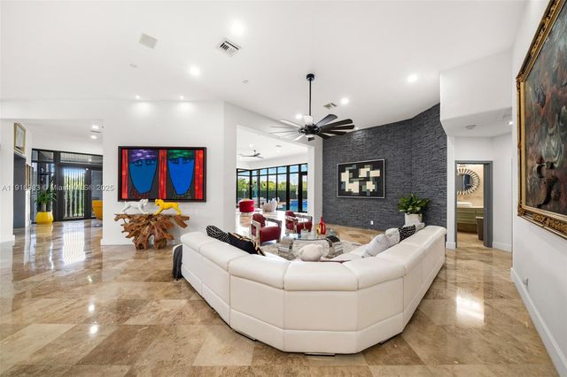 17490 SW 70th Pl, Southwest Ranches, FL 33331