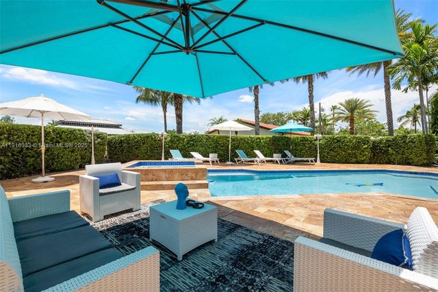 17490 SW 70th Pl, Southwest Ranches, FL 33331