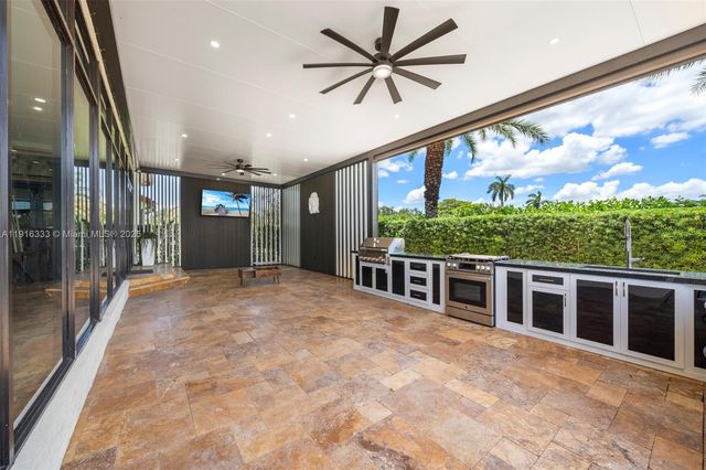 17490 SW 70th Pl, Southwest Ranches, FL 33331