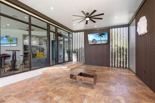 17490 SW 70th Pl, Southwest Ranches, FL 33331