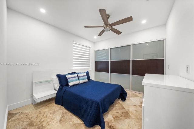 17490 SW 70th Pl, Southwest Ranches, FL 33331