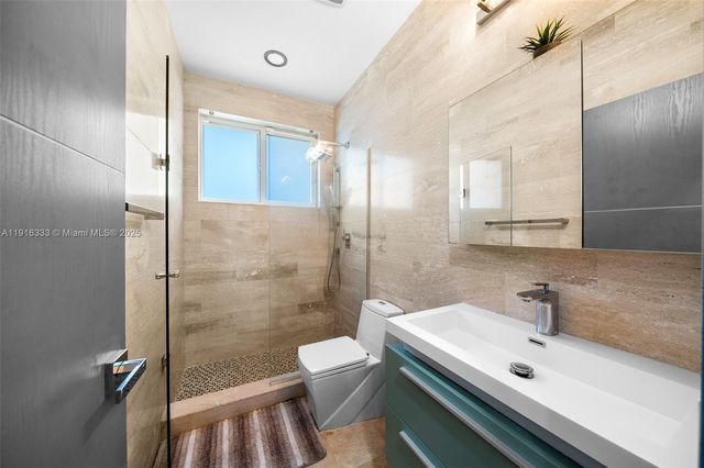 17490 SW 70th Pl, Southwest Ranches, FL 33331