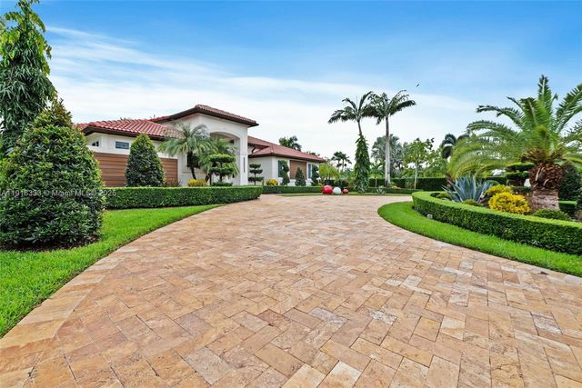 17490 SW 70th Pl, Southwest Ranches, FL 33331