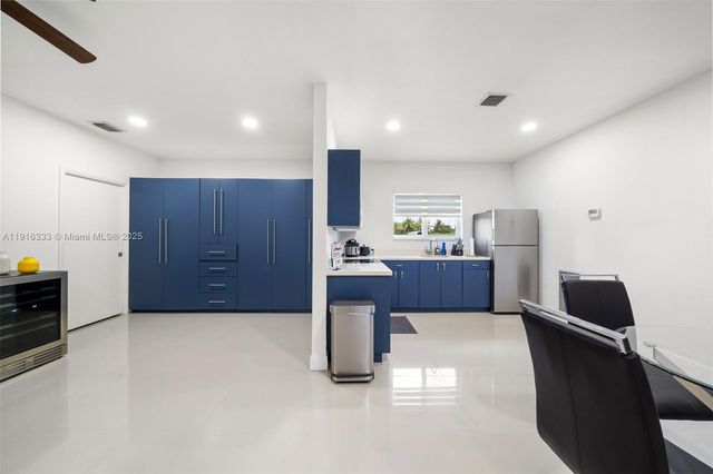 17490 SW 70th Pl, Southwest Ranches, FL 33331