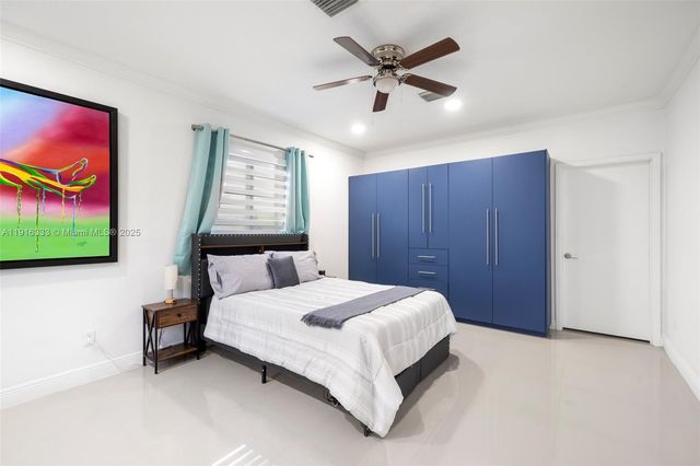 17490 SW 70th Pl, Southwest Ranches, FL 33331