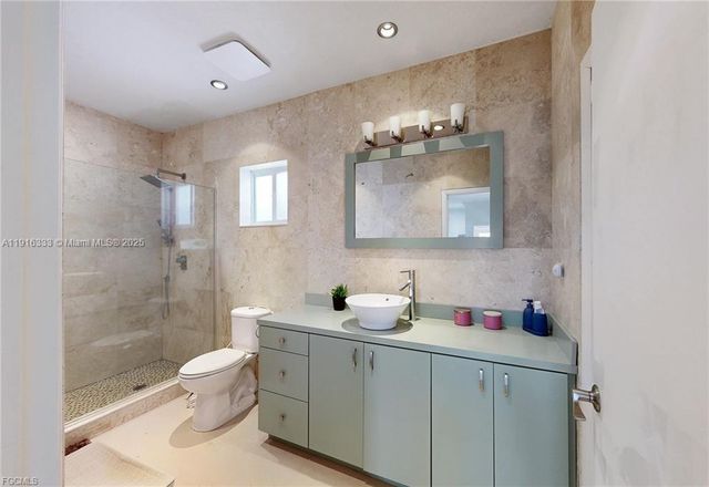 17490 SW 70th Pl, Southwest Ranches, FL 33331