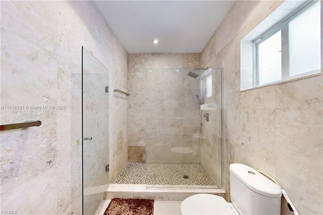 17490 SW 70th Pl, Southwest Ranches, FL 33331