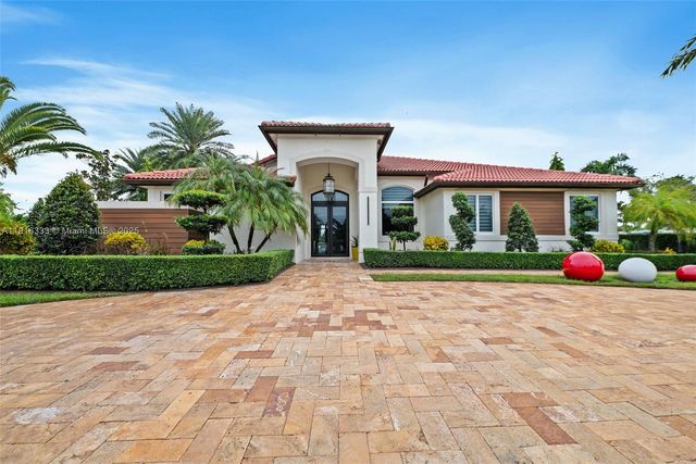 17490 SW 70th Pl, Southwest Ranches, FL 33331