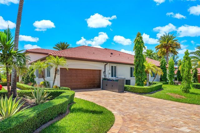 17490 SW 70th Pl, Southwest Ranches, FL 33331