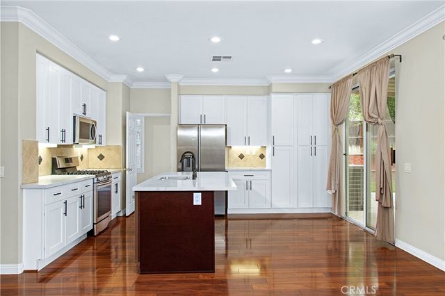 8405 Manhasset St, Riverside, CA 92508