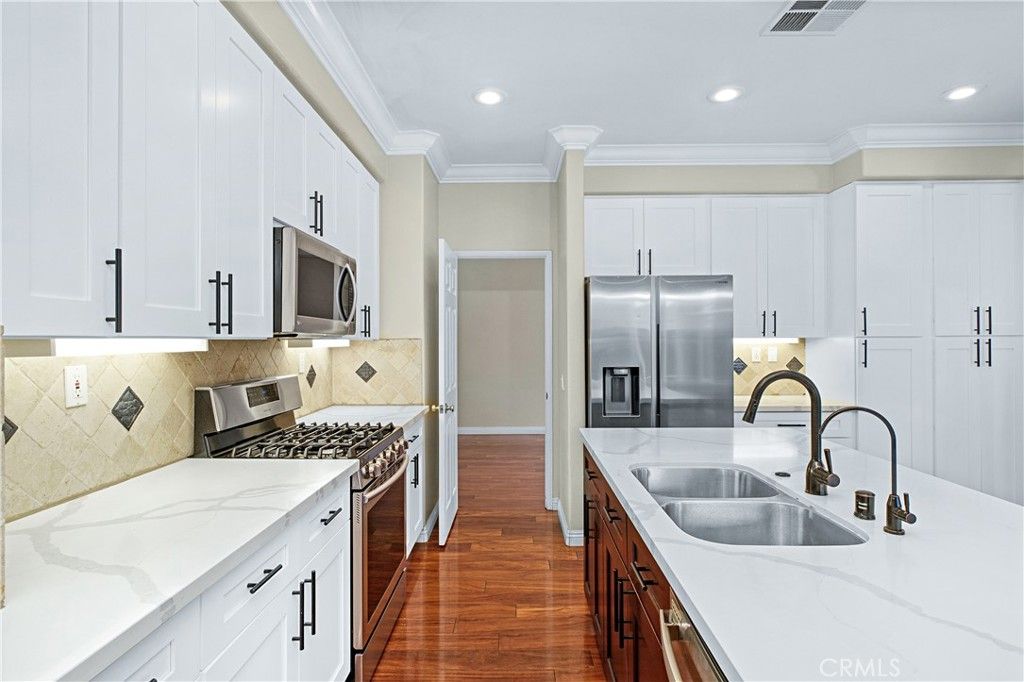 8405 Manhasset St, Riverside, CA 92508