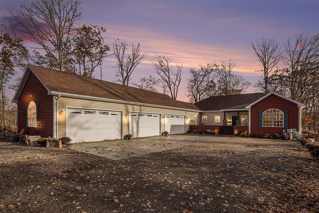 7907 Ruble Drive, Delton, MI 49046