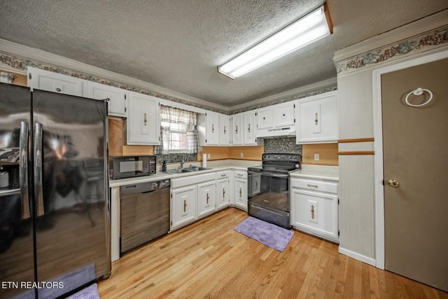 339 Bramble Ln, Dandridge, TN 37725