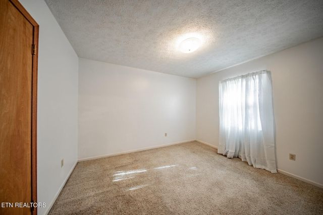 339 Bramble Ln, Dandridge, TN 37725