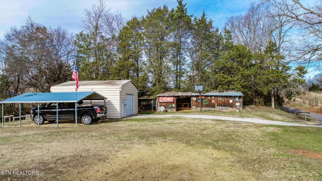 339 Bramble Ln, Dandridge, TN 37725