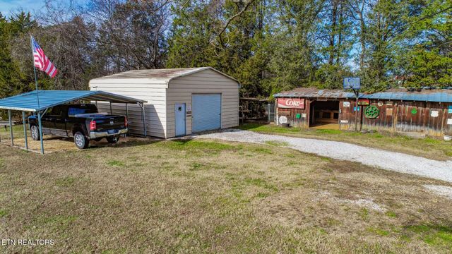 339 Bramble Ln, Dandridge, TN 37725