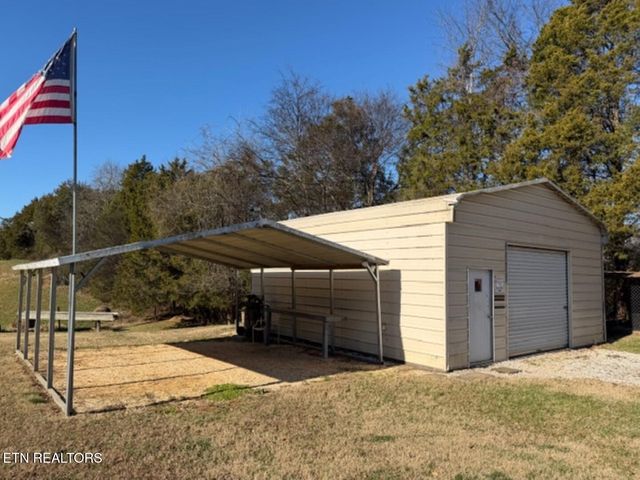 339 Bramble Ln, Dandridge, TN 37725