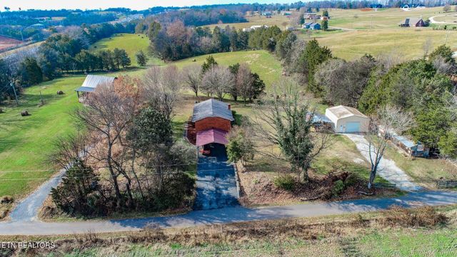 339 Bramble Ln, Dandridge, TN 37725