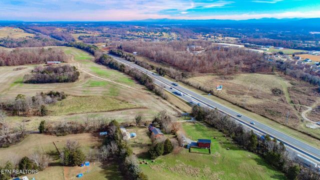 339 Bramble Ln, Dandridge, TN 37725