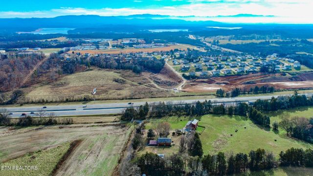 339 Bramble Ln, Dandridge, TN 37725