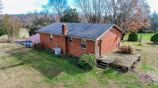 339 Bramble Ln, Dandridge, TN 37725