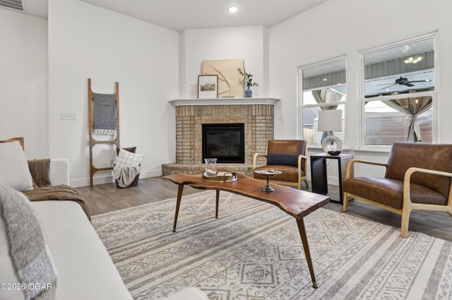 901 Blackthorn Drive, Carl Junction, MO 64834